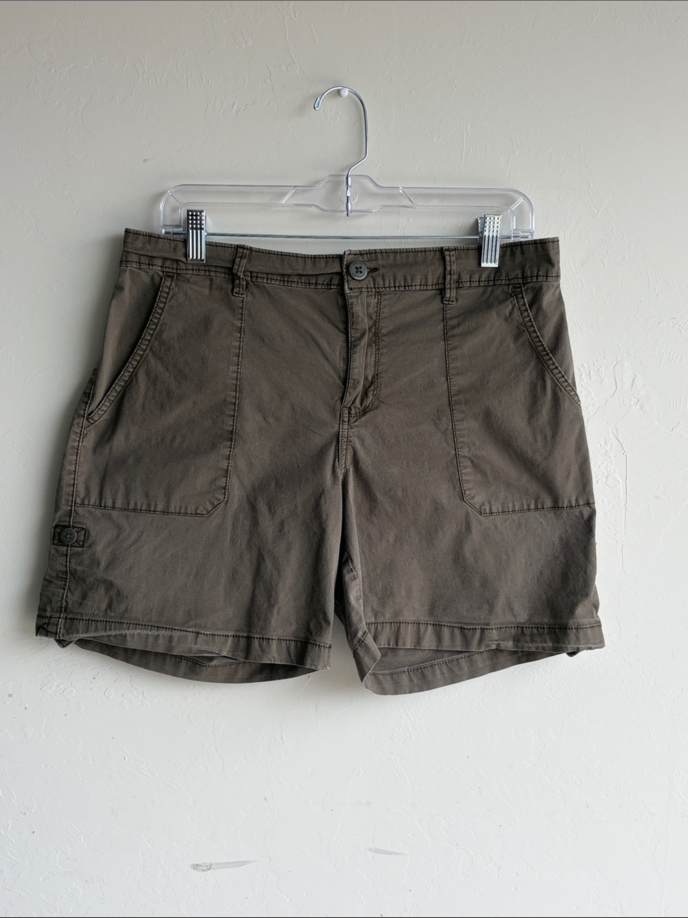 Social Standard by Sanctuary Women’s L Olive Green Hero Utility Roll Tab Shorts
